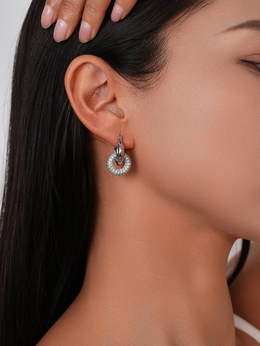 22K White Gold Gleam Earrings