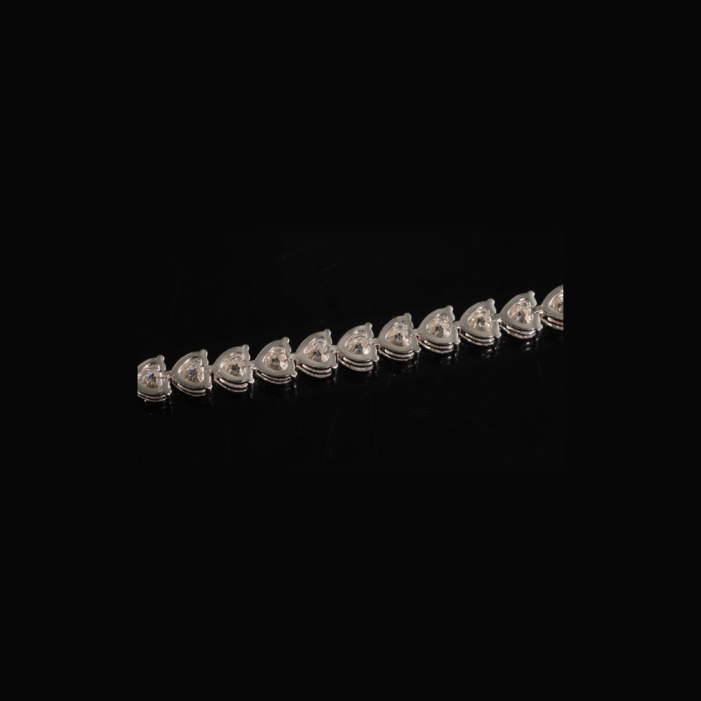 Classic Heart-cut Bracelet