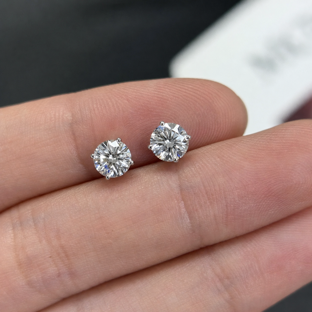 Classic Round Studs (4-prong)